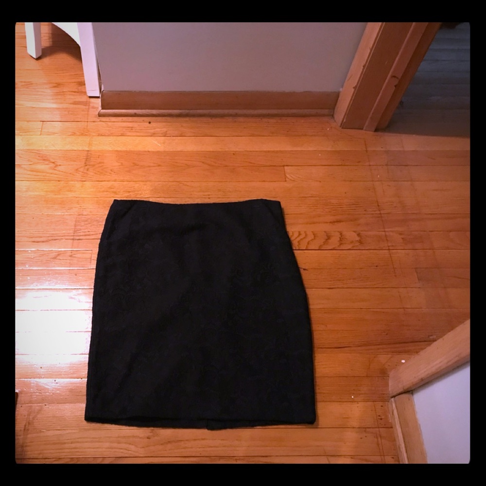 Liz Claiborne black lace pencil skirt - size 16